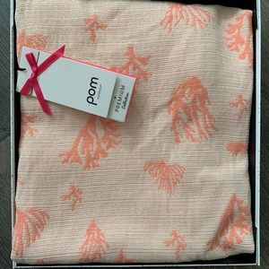 Pom Amsterdam Coral Reef Shawl